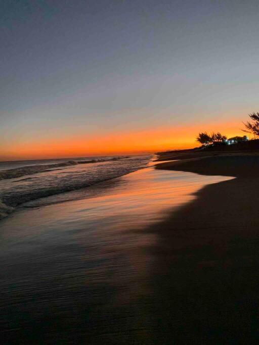 Chale Aloha Ihul ! O Paraiso Pe Na Areia !